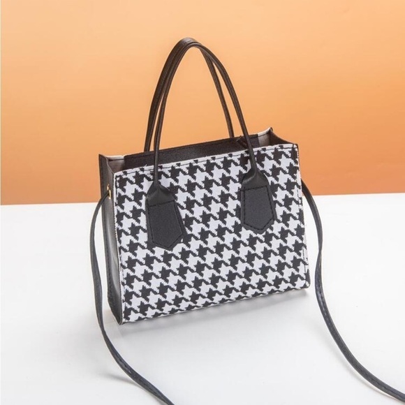 ⚠️Clearance Black And White Crossbody Hand Bag - Picture 3 of 4